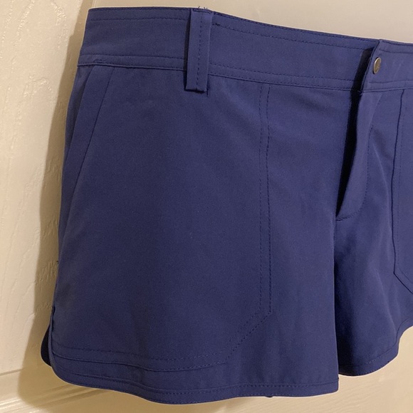 Roxy Shorts Size XL - Picture 3 of 11
